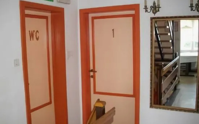 Rooms4Young