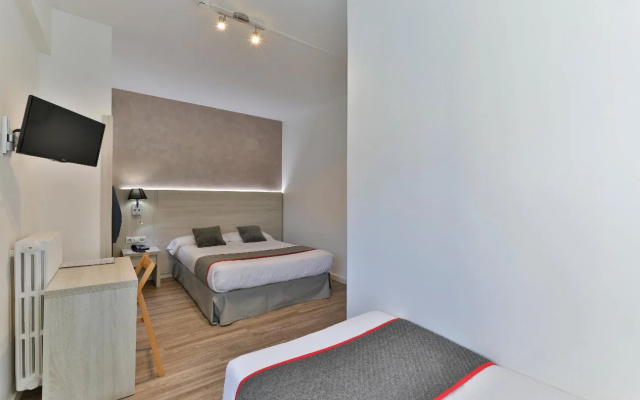 Oyo Hostal Soler