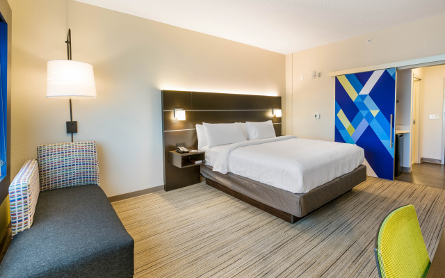 Holiday Inn Express & Suites Jacksonville - Town Center by IHG