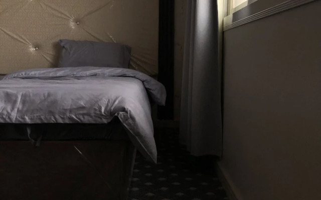 Al Ghazali Suites
