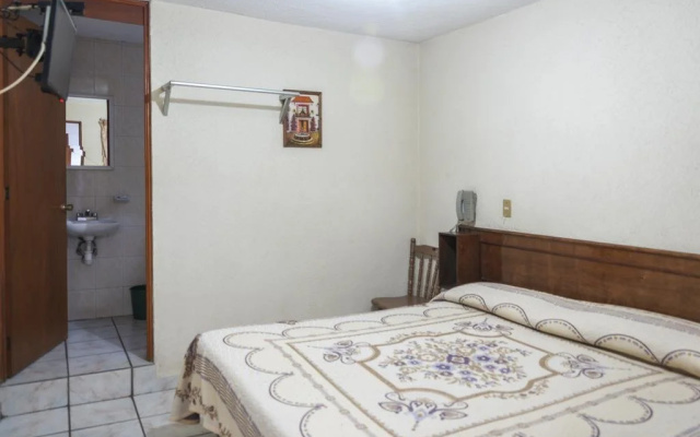 Hotel El 2000