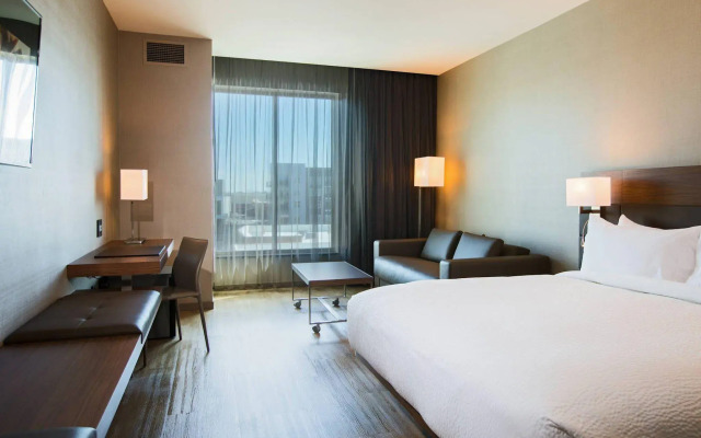 AC Hotel by Marriott Cincinnati at Liberty Center