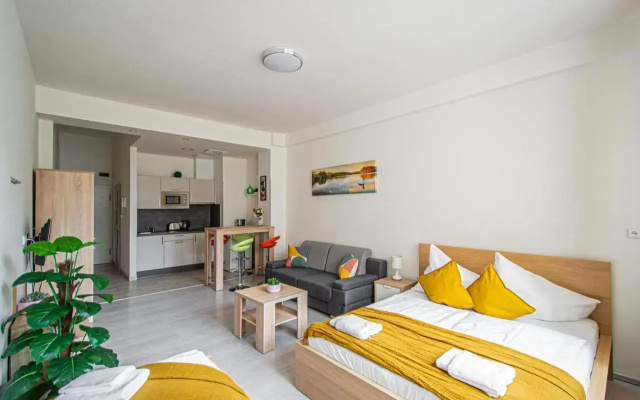 Executive Bright Apt. by Ruterra