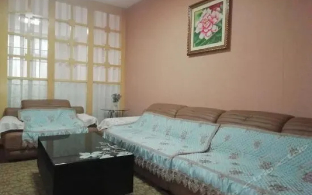 Xinyijia Express Hotel (Jiaozuo University Store)