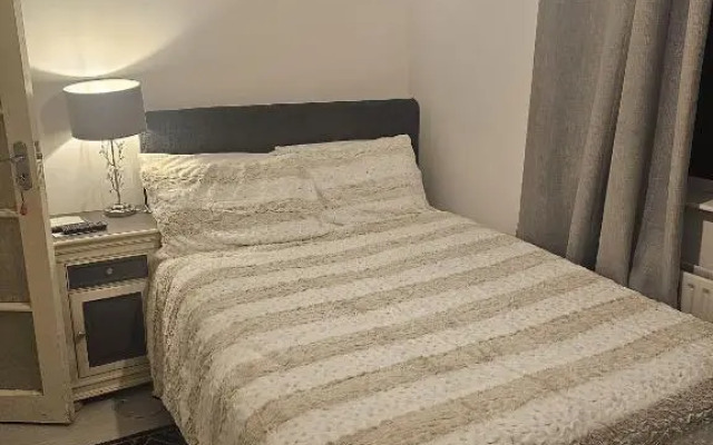 private room to rent