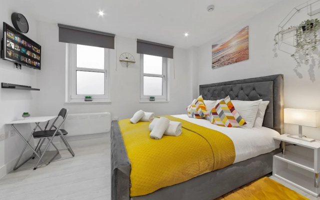 Beautiful Serviced Room Crystal Palace London Se20