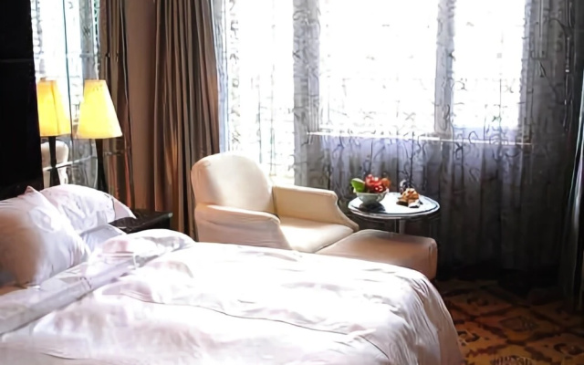 Jinfeng Huayuan Hotel (Tieling County Shuimu)