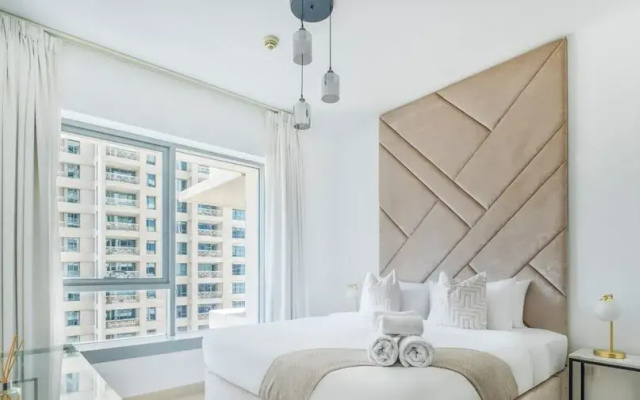 LUX  The Fountain View Suite