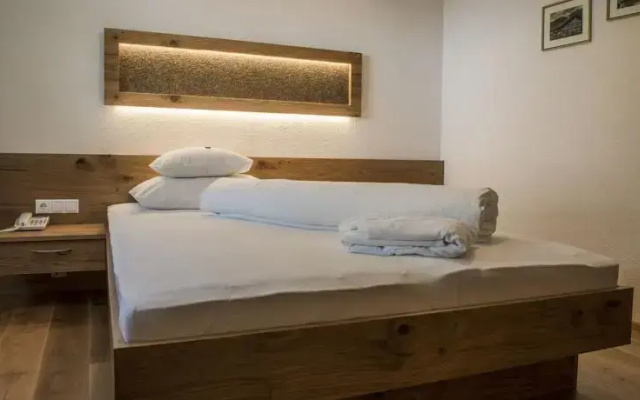 Aparthotel Tschanun Garni