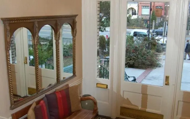 Windsor Inn Hotel