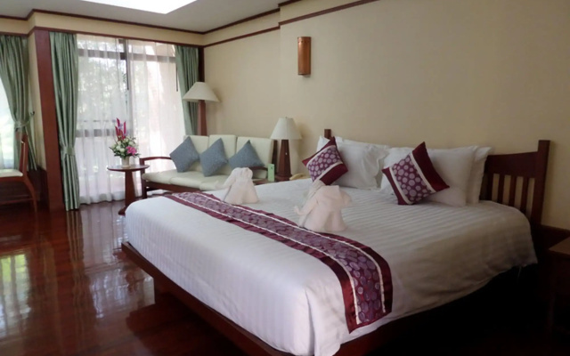 Sappraiwan Elephant Resort & Sanctuary
