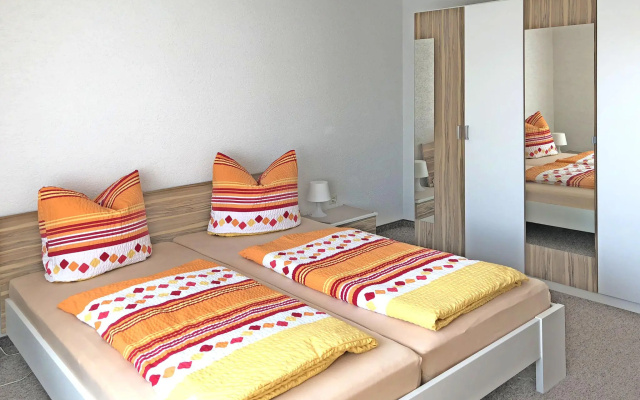 Garden Apartment, Gobweinstein