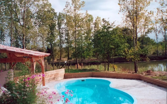 Villa With 2 Bedrooms in Saint-laurent-des-hommes, With Wonderful Lake