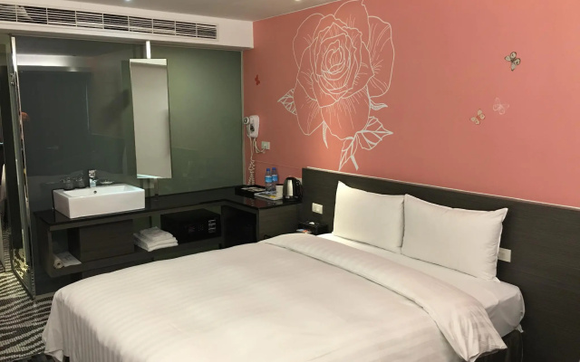Chiayi Look Hotel