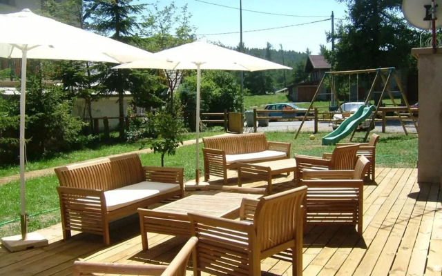 Adonis Hotel Le Chastellan