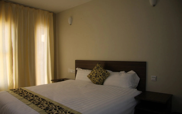 Azio Hotel & Residences