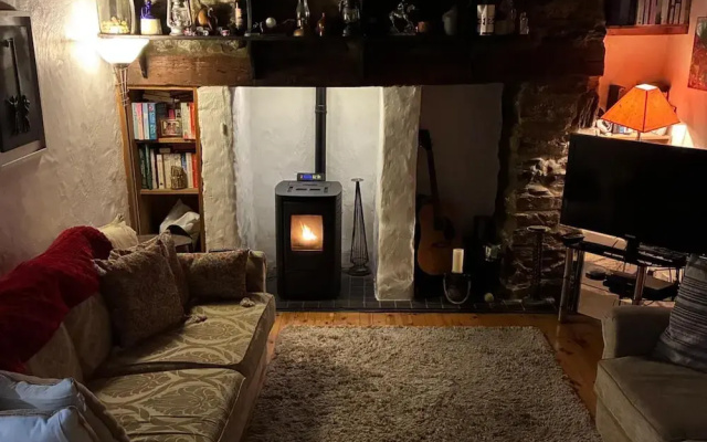 Shantalla West Cork Farmhouse With Hot Tub & Sauna