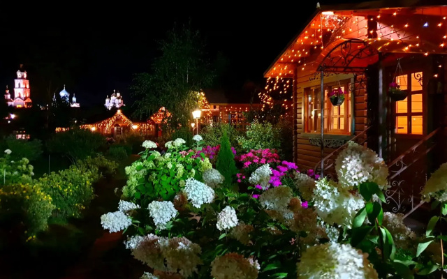 Гостевой дом Дивный Дворик - Park & Spa