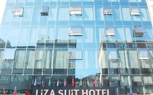 Liza Suit