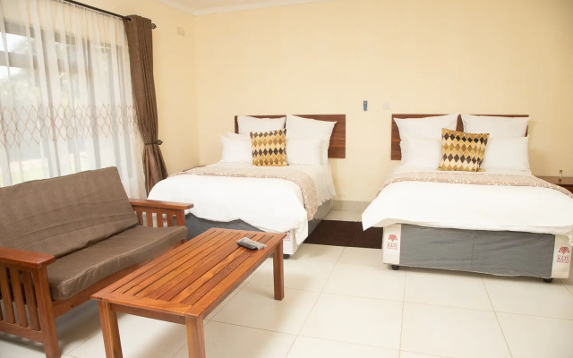 Отель Khayalethu Garden Lodges