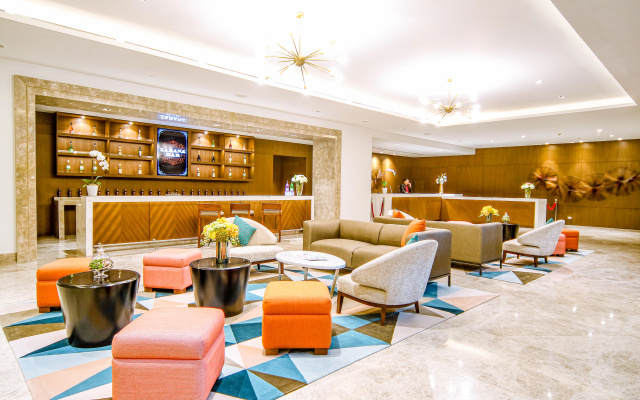 Отель Hotel Lucky Chinatown Binondo