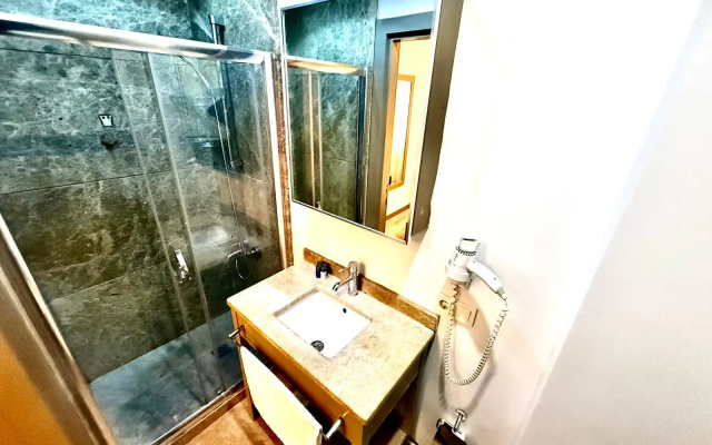 Отель Beyoğlu Suites