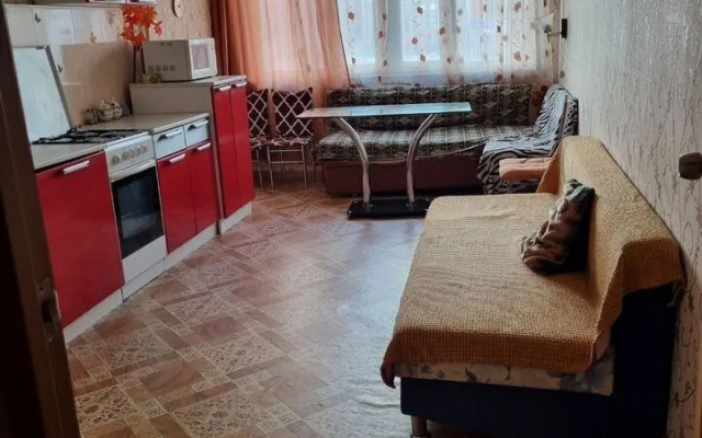 Квартира Уютная в мкр. Оптимистов 10/1