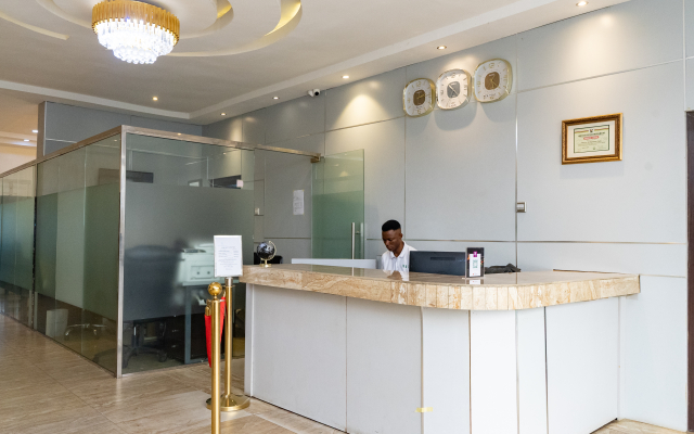 Отель Mayors & Diplomat Suite GRA