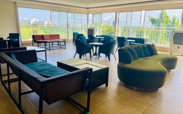 Отель Check Inn Durban
