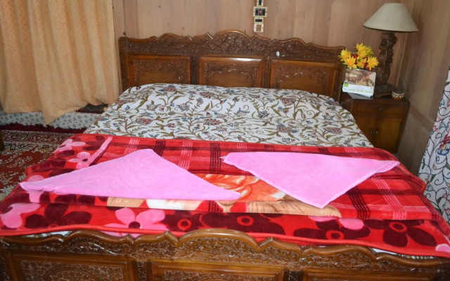 Отель Houseboat Sweetstar