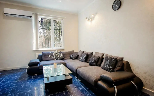Guest rooms · Tbilisi — photo 19