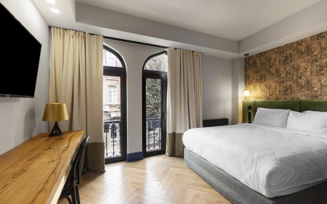 Guest rooms · Tbilisi — photo 24