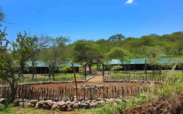 Отель Ole Serai Luxury Camp