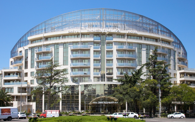 Гостиница Звёздный WELNESS & SPA в Сочи 4 отзыва об отеле, цены и фото номеров - забронировать гостиницу Звёздный WELNESS & SPA онлайн вид на фасад