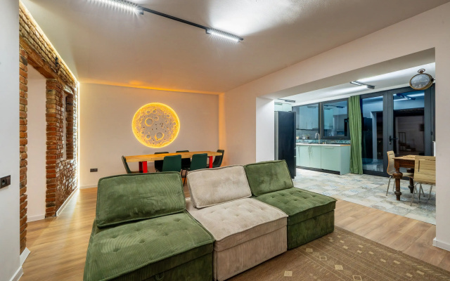 Вилла Трехкомнатный двухэтажный дом с бассейном Niabi Villa