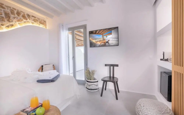 Отель Legendary Suites