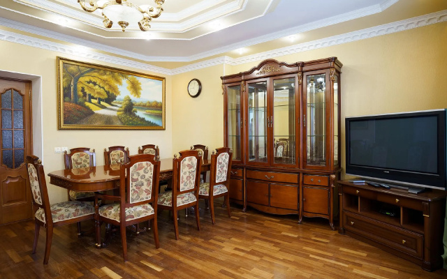 Апартаменты Right Room трехкомнатные на улице Баррикад 8