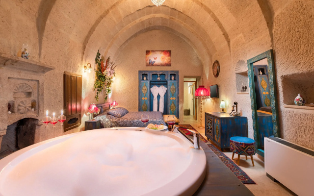 Acer Cave Hotel