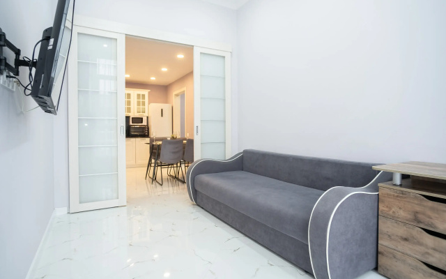 Апартаменты Red Apartments Арт Лайт Сити Апартамент Вольтер