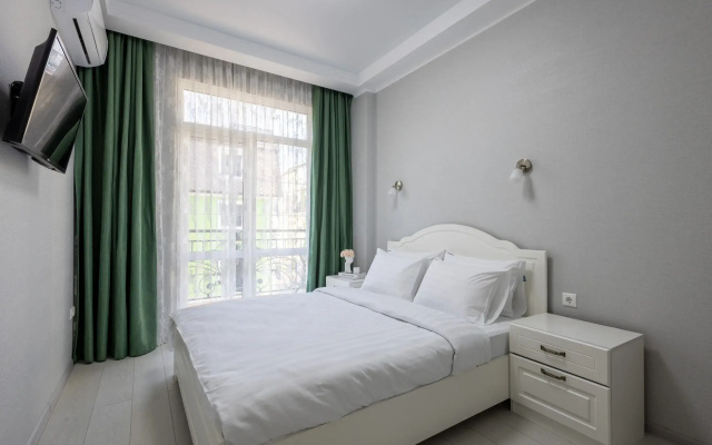 Апартаменты Red Apartments Арт Лайт Сити Чарльз