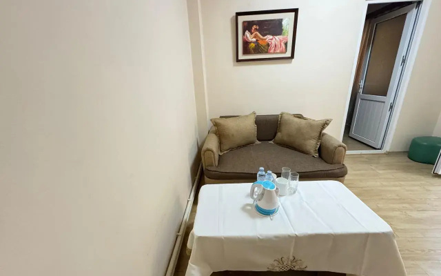 Guest rooms · Tbilisi — photo 16