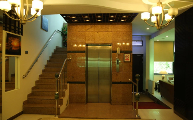 Отель Sunset Suites Karachi