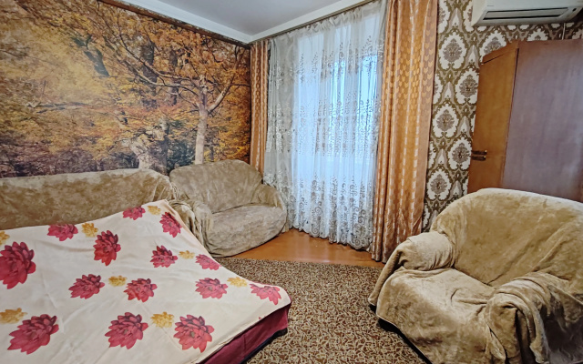 Квартира Просторная Трехкомнатная Сталинка на Проспекте Ленина