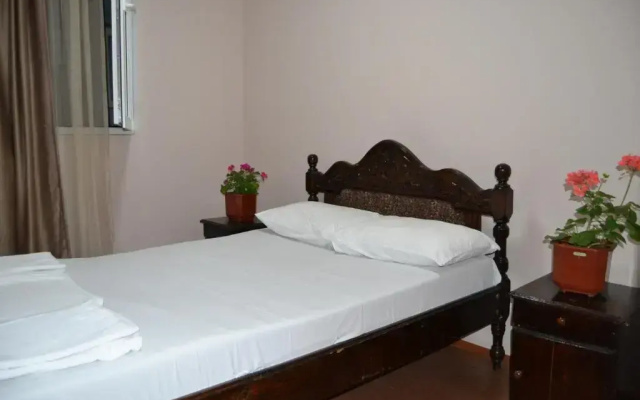 Guest rooms · Tbilisi — photo 10