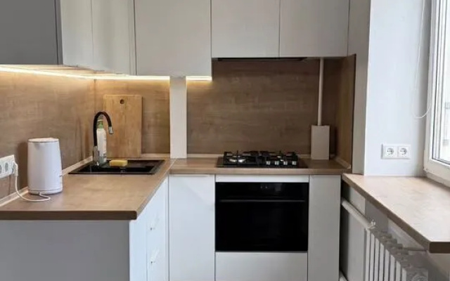 Квартира Атмoсферная Cталинка 50 М² С Видом На Oпеpный Теaтр