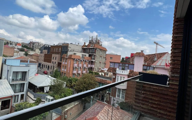 Superior Double Suite with balcony and with view (full double bed) · Banovani Hotel — photo 2