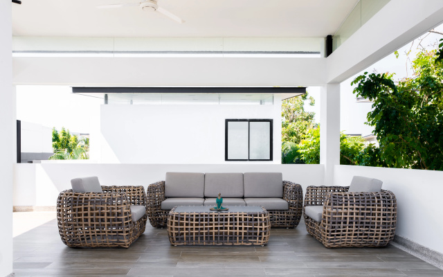 Вилла Laguna Park 4BR with Pool by NLA