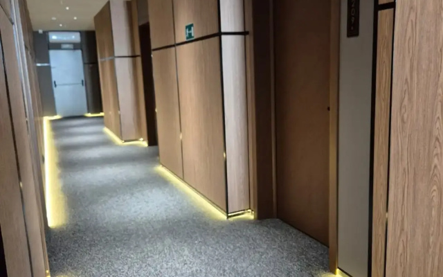 Отель Set Sail Hotel