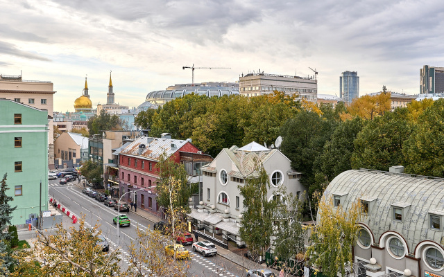 Квартира Match Point С Видом На Сад В Центре Москвы