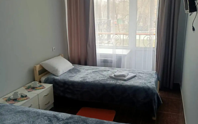 Отель на радужной
